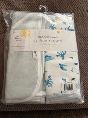 Burt's Bees Baby Hooded Towels - Light Blue & White Sea Life